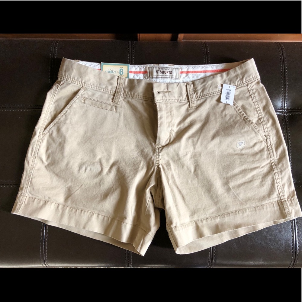 NWT Women’s Old Navy Khaki Shorts